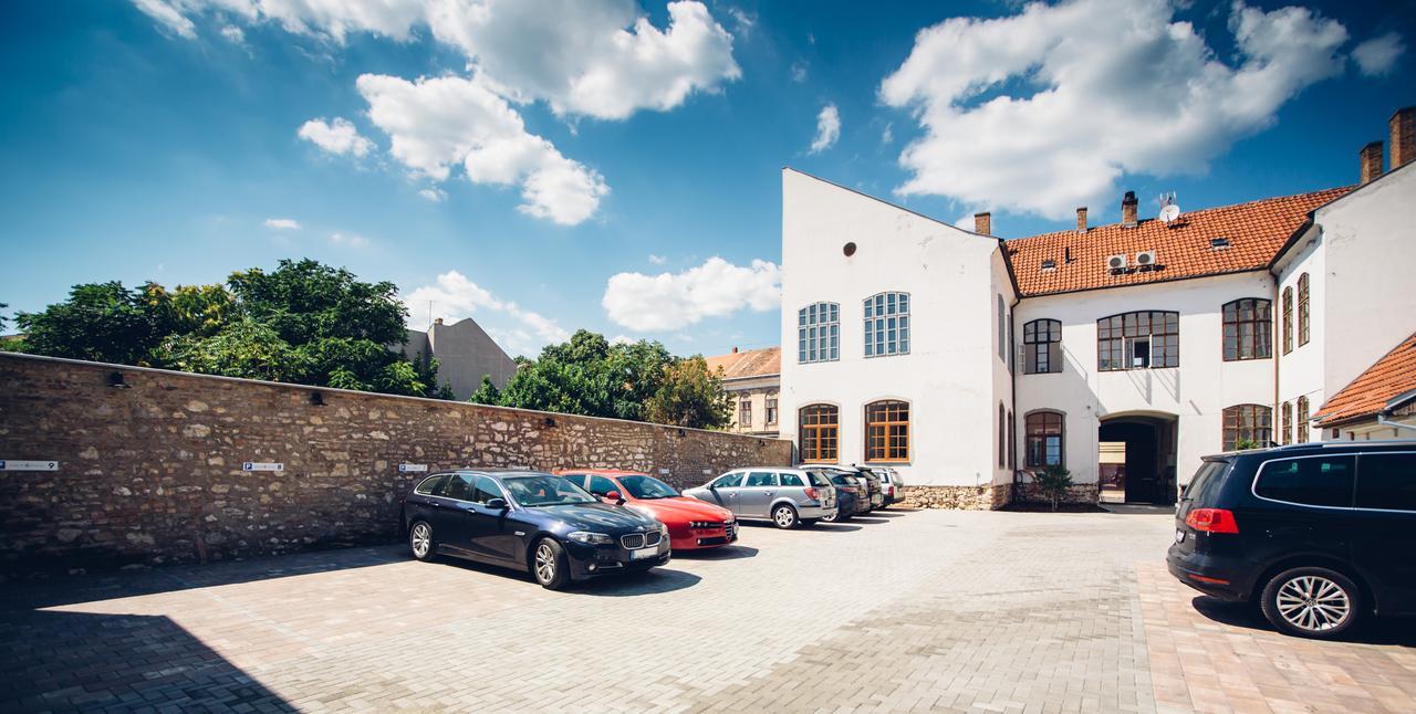 Adele Apartments Печ Экстерьер фото